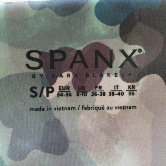 SPANX Booty Boost Active Printed 7/8 Leggings Painted Camo Women's Small - Picture 10 of 14